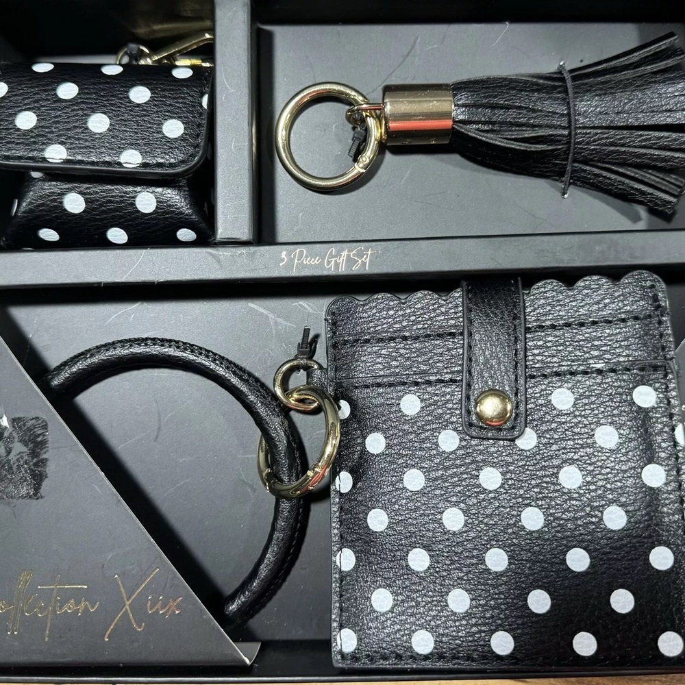 Collection Xiix travel, three-piece set. - Picture 8 of 8